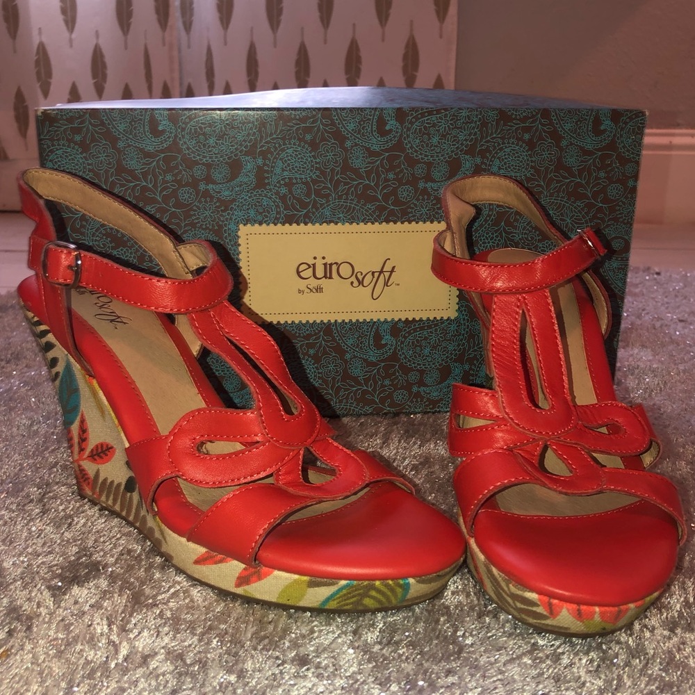 Sofft Floral Wedges
